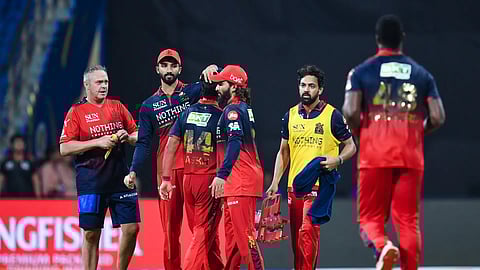 चिन्नास्वामीत गोलंदाजांचा कस; बंगळुरू-लखनऊमध्ये आज लढत; फलंदाजांकडून धावांचा वर्षाव अपेक्षित