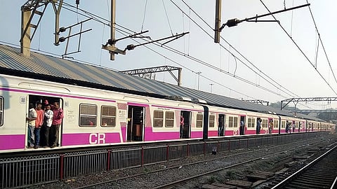 Mumbai : उद्या तिन्ही रेल्वे मार्गांवर मेगा ब्लॉक; कोणत्या भागांवर परिणाम? वाचा सविस्तर