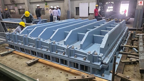 Mumbai : मे अखेरपर्यंत कोस्टल रोडवर दोन फ्लड गेट्स बसवणार; इंदूर येथे चाचणी झाली पूर्ण 