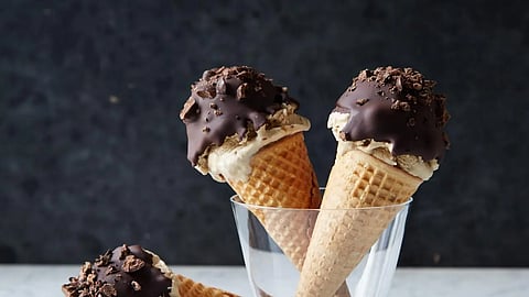 आइसक्रीमचा कोन आला तरी कुठून?