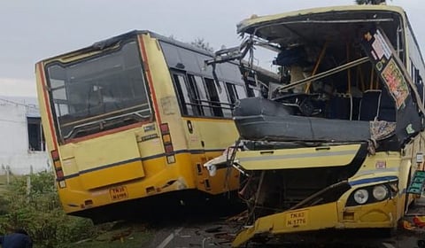 तमिळनाडूत हेअरपिन वळणावरून टुरिस्ट व्हॅन दरीत कोसळली; अपघातात केरळच्या ९ जणांचा मृत्यू