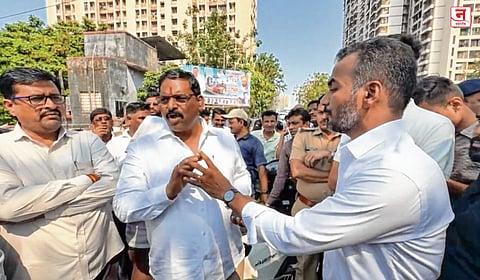 Thane : शिंदे-उद्धव सेना आरोग्य केंद्रावरून आमने­सामने; दोन्ही गटांमध्ये धक्काबुक्कीसह हाणामारी 