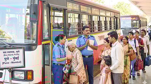 एसटी प्रवाशांचे होणार विमानासारखे स्वागत; घटती प्रवासी संख्या रोखण्यासाठी परिवहन महामंडळाची राज्यव्यापी मोहीम