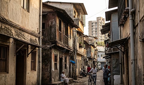 आता रखडलेल्या भूखंडांचाही होणार विकास; लाखो मुंबईकरांना दिलासा; DCPR मध्ये चिंचोळ्या गल्लीतील भूखंडांचाही समावेश