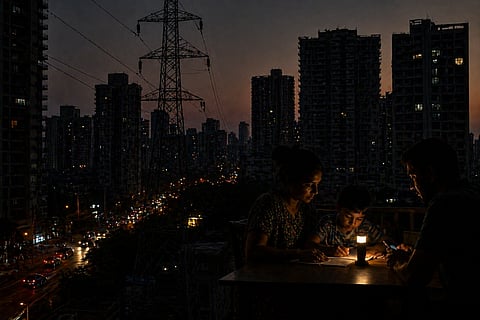 नवी मुंबईत वीजपुरवठा विस्कळीत; अनेक ठिकाणी ८ ते १० तास वीज गायब