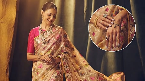 जिनिलियाचा पैठणीतील खास अंदाज; मंगळसूत्र ब्रेसलेटने वेधलं लक्ष, पाहा Photos