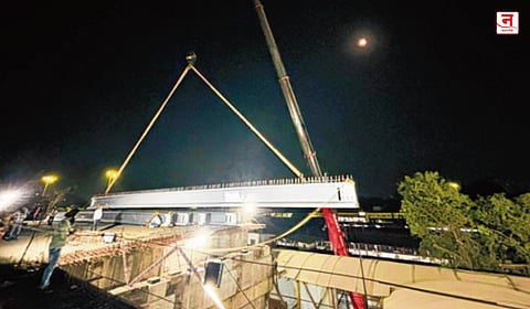कल्याण पश्चिम स्टेशन परिसर सुधारणा प्रकल्प : उड्डाणपुलासाठी आधुनिक UHPFRC तंत्रज्ञानाचा वापर; मध्यरात्री यशस्वीरीत्या गर्डर लॉन्चिंग