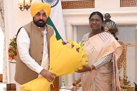 पंजाबचे मुख्यमंत्री मान-राष्ट्रपती भेट; राज्यातील ६ राज्यसभा खासदारांचे सदस्यत्व रद्द करण्याची केली मागणी