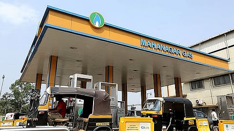 महागाईचा भडका; मुंबईत CNG च्या दरात दोन रुपयांची वाढ 