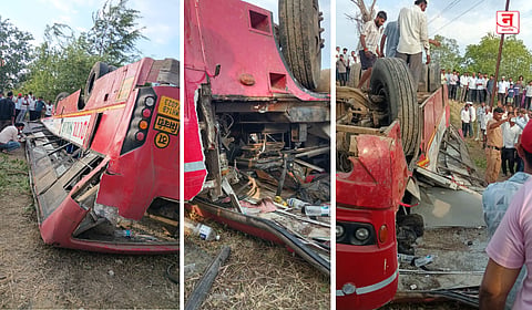 एसटी खड्ड्यात कोसळून २ ठार, २० जखमी