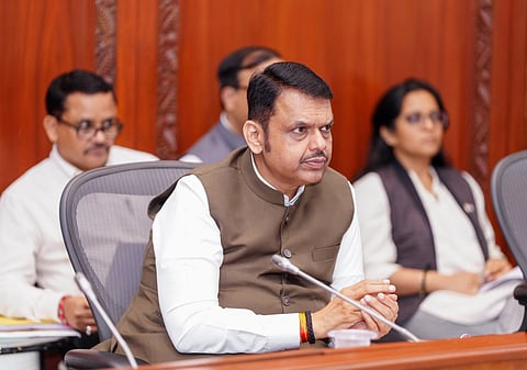 इंधन साठेबाजी करू देऊ नका; मुख्यमंत्री फडणवीस यांचे जिल्हाधिकाऱ्यांना निर्देश