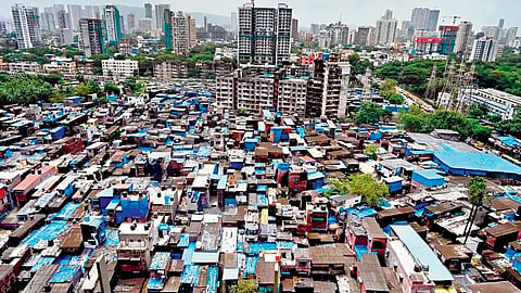 Mumbai : धारावी पुनर्विकासात ६९१ धार्मिक स्थळे; न्यायमूर्ती भोसले समितीने मुख्यमंत्र्यांकडे सोपवला हंगामी अहवाल