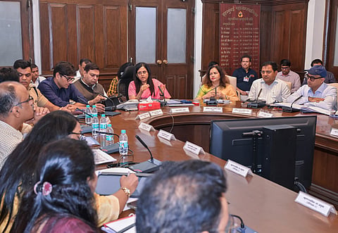 Mumbai : पुनर्भरणाची व्यवस्था करा! पावसाच्या पाण्याबाबत BMC आयुक्त अश्विनी भिडे यांचे निर्देश