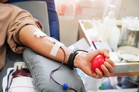 World Blood Donor Day 2026 : रक्तदान करताना 'या' चुका ठरू शकतात धोकादायक; जाणून घ्या आयुर्वेदिक उपाय