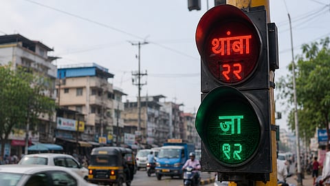 बदलापूरमधील 'सिग्नल' आता मराठीत; इंग्रजी शब्दांसह अंकांतही बदल