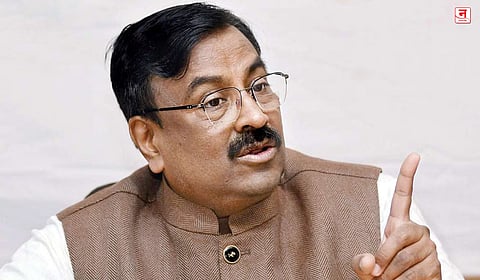 सावरकरांना मरणोत्तर भारतरत्न देण्याचा ठराव केंद्राकडे का पाठवला नाही? सुधीर मुनगंटीवारांचा सरकारला सवाल