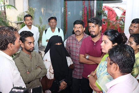 Mumbai : यापुढे कठोर कारवाई करणार! महापौरांचा इशारा; मृताच्या कुटुंबीयांचे सांत्वन