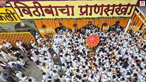 माऊलींच्या जयघोषाने अलंकापुरी दुमदुमली; संत ज्ञानेश्वर महाराजांच्या पालखीचे पंढरीकडे प्रस्थान