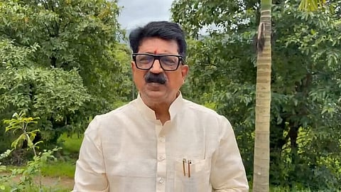 खासदार विलीनीकरणाचा दावा करू शकत नाहीत! बंडखोर खासदारांना शिवसेना ठाकरे गटाचे पत्र