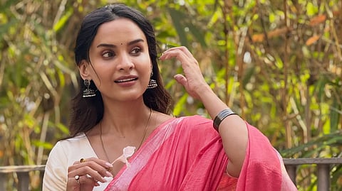 गुलाबी साडीत खुलला 'राजा शिवाजी' फेम दिशा परदेशीचा सोज्वळ अंदाज; पाहा सुंदर फोटो