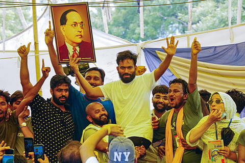 ही पहिली विकेट आहे - अभिजीत दिपके