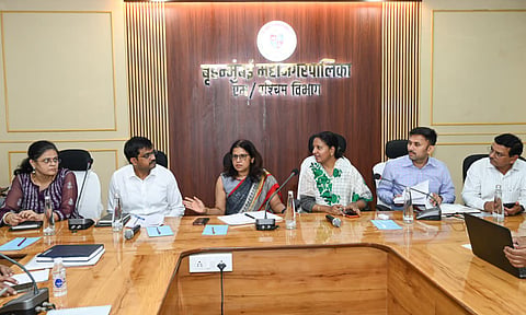 Mumbai : जन्म दाखल्यासाठी सॉफ्टवेअर आणणार; मानखुर्द, कुर्ल्यातील दाखल्यांचा तत्काळ निपटारा करा, अतिरिक्त आयुक्तांचे निर्देश