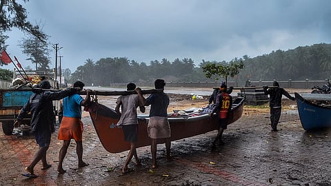 मच्छिमारी नौका समुद्रात झेपावण्यास सज्ज; उद्यापासून खोल समुद्रातील मासेमारीला प्रारंभ; दोन महिन्यांच्या प्रतीक्षेनंतर मच्छिमार व खलाशांची लगबग