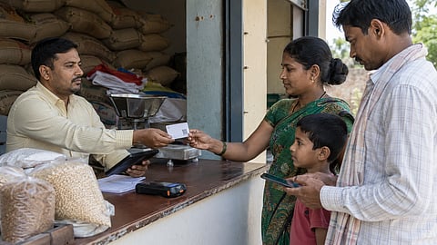 १५ ऑगस्टपासून स्मार्ट शिधापत्रिकांचे वितरण; नंदुरबार आणि सिंधुदुर्ग जिल्ह्यात पथदर्शी प्रकल्प