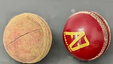 क्रिकेटच्या जुन्या चेंडूंचा आता होणार यशस्वी कायापालट; ए३ स्पोर्ट्स क्राफ्ट कंपनीने शोधून काढला एक भन्नाट आणि पर्यावरणपूरक तोडगा