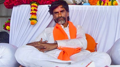 जरांगे माघारीचे नाट्य, पडद्याआडच्या कुरापती....!