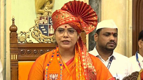 Mumbai : महापौरांचा पती असल्याचे सांगत शिक्षकाच्या फोटोचा गैरवापर; बदनामीकारक यूट्यूब व्हिडीओप्रकरणी FIR दाखल
