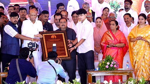महाराष्ट्रात भाजप रुजवण्यात एकनाथ खडसेंचे मोठे योगदान; राष्ट्रवादी काँग्रेसचे संस्थापक अध्यक्ष शरद पवार यांचे प्रतिपादन  