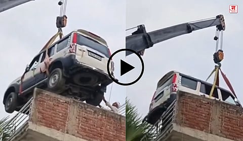 VIDEO : क्रेनने उचलली अन् थेट घराच्या छतावर ठेवली; स्कॉर्पिओच्या अनोख्या पार्किंगची सोशल मीडियावर चर्चा