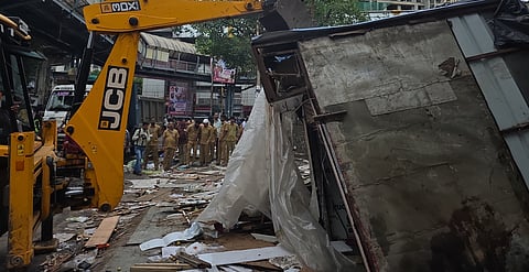 Mumbai : २१ स्टॉल केले जमीनदोस्त; मानखुर्द, गोवंडीत अतिक्रमणविरोधी मोहीम, पालिकेच्या एम-पूर्व विभागाची कारवाई