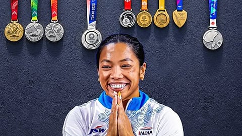 कामगिरी सोनेरी, पदक रुपेरी! अखेर मीराबाई चानूची कारकीर्दीतील पहिल्या आशियाई पदकाला गवसणी