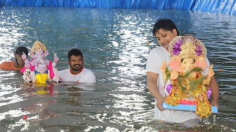 गणरायांना भावपूर्ण निरोप! ठाण्यात १०,२८१ गणेशमूर्तीचे विसर्जन, ढोल-ताशांचा गजर, बाप्पाच्या जयघोषात भक्तीला उधाण