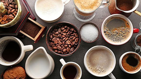 International Coffee Day 2026 : बाहेर जाण्याची गरज नाही, घरीच बनवा कॅफे-स्टाइल कॉफी