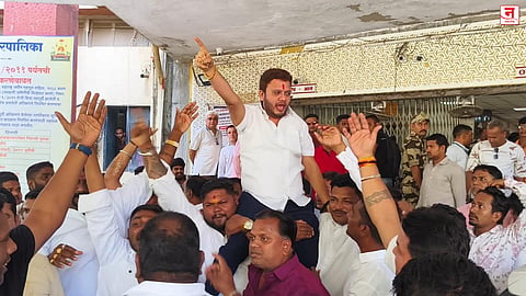 महापालिकेतील सत्तासंघर्ष थेट पोलिसांच्या दारात; शिवसेना-भाजपच्या दोन्ही गटांवर परस्परविरोधी गुन्हे दाखल