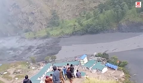 नेपाळमध्ये अचानक आलेल्या पुरामुळे घरे, पूल वाहून गेले; ८० हून अधिक जणांची सुटका, ५ बेपत्ता 
