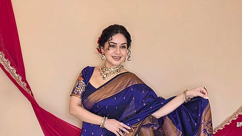 'मेरे सांवरे...' निळ्या पैठणीत सजली सुखदा खांडकेकर; नवरात्रीच्या चौथ्या दिवशी खास फोटोशूट