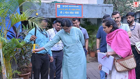विलेपार्ले स्थानक परिसर होणार रुंद; सांताक्रूझमधील अतिक्रमणे हटवणार, अश्विनी भिडेंचे 'पादचारी प्रथम'अभियानांतर्गत निर्देश