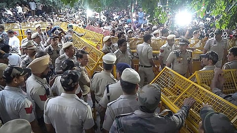 नागरिकांविरोधात पुकारले युद्ध