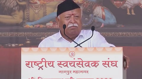 आंदोलनांमुळे फुटीचा धोका - सरसंघचालक; विजयादशमी महोत्सवात केले शस्त्रपूजन