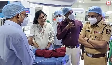 Jalgaon : दहा दिवसांच्या अर्भकाला तरुणाने वाचवले