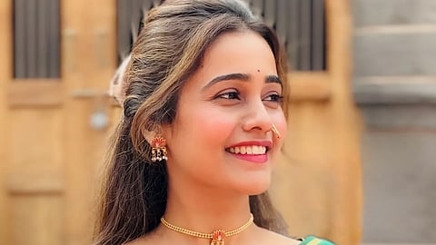Akshaya Gurav : हिरवी साडी, नथ अन् नाजूक दागिने; अक्षया गुरवचा पारंपरिक लूक एकदा पाहाच