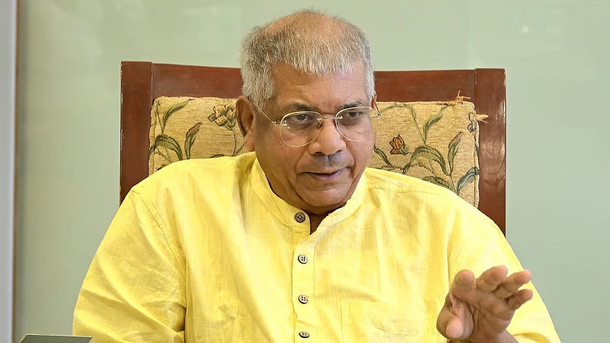 मोदींचा दौरा हा लष्करी माहिती दडवण्यासाठीच; ‘वंचित’चे नेते प्रकाश आंबेडकर यांचा आरोप