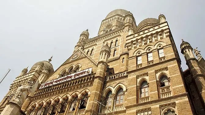 Mumbai : चर्चेविना २० हजार कोटींचे प्रस्ताव मंजूर; विरोधकांचा सभागृहातून सभात्याग; महापालिका सभागृहाबाहेर प्रतिसभागृह