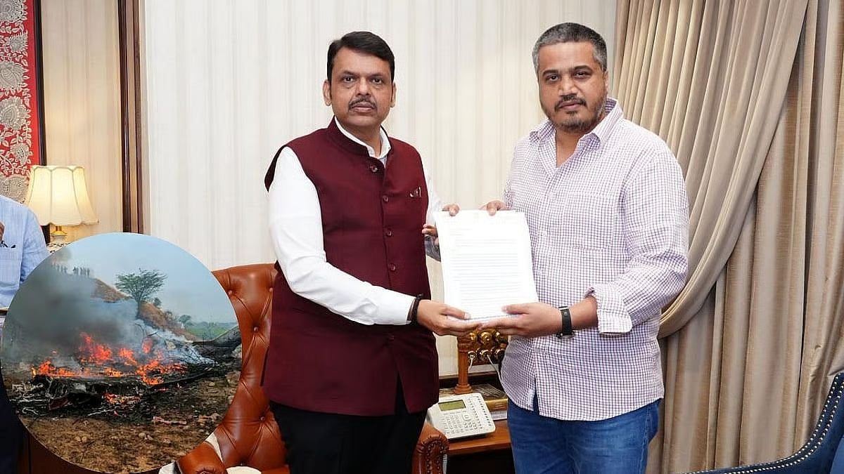 Ajit Pawar Plane Crash : रोहित पवार यांनी मुख्यमंत्र्यांकडे मागितली दाद; VSR कंपनीवर गुन्हा दाखल करण्याबाबत केली चर्चा