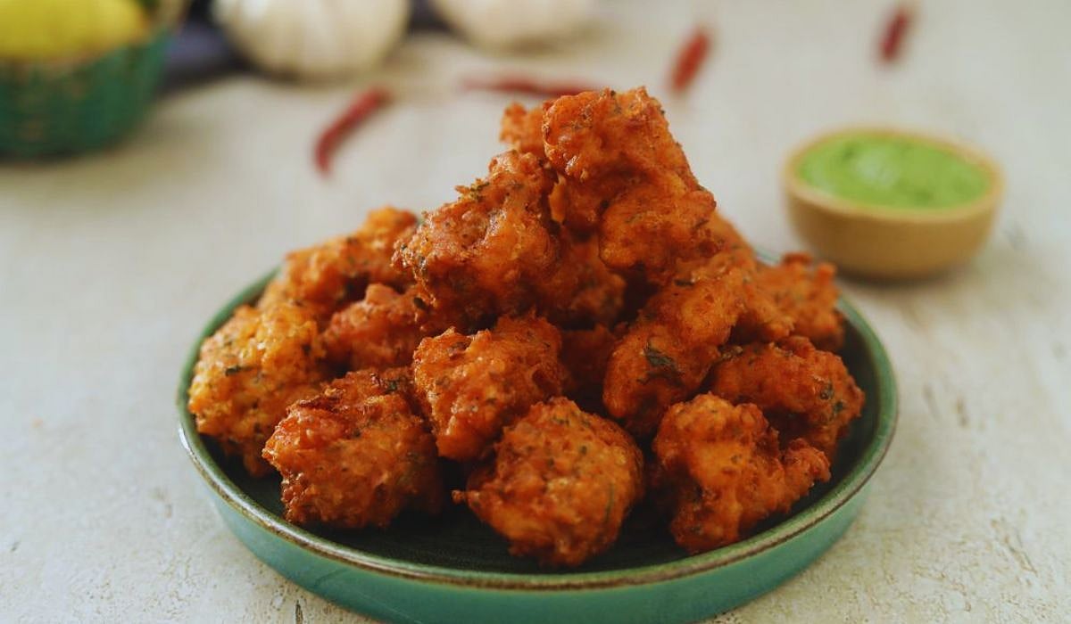 Sunday Special Recipe : नॉनव्हेज प्रेमींसाठी खास; घरच्या घरी बनवा क्रिस्पी कोळंबी भजी