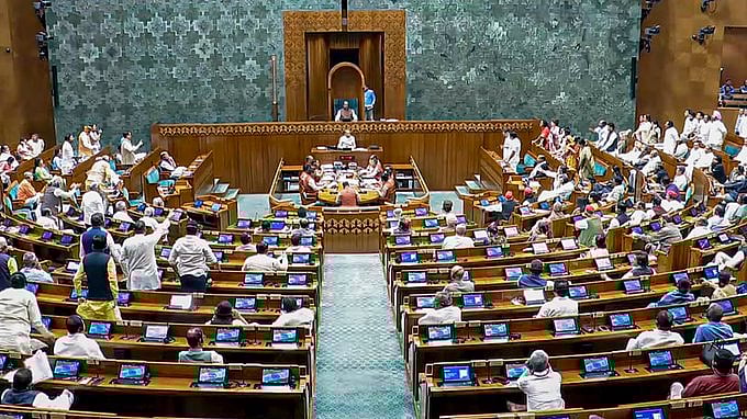 मोदी सरकार तोंडघशी! महिला आरक्षण घटनादुरुस्ती विधेयक लोकसभेत नामंजूर